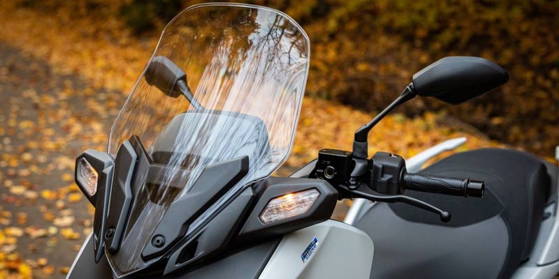 Adjustable Handlebar Windscreen