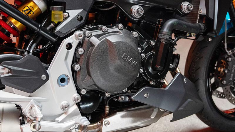 BMW F 900 R Engine