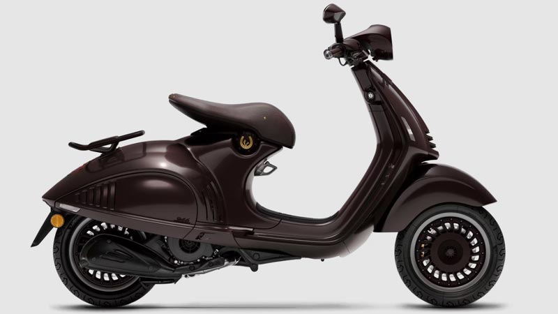 Vespa 946 Scooter